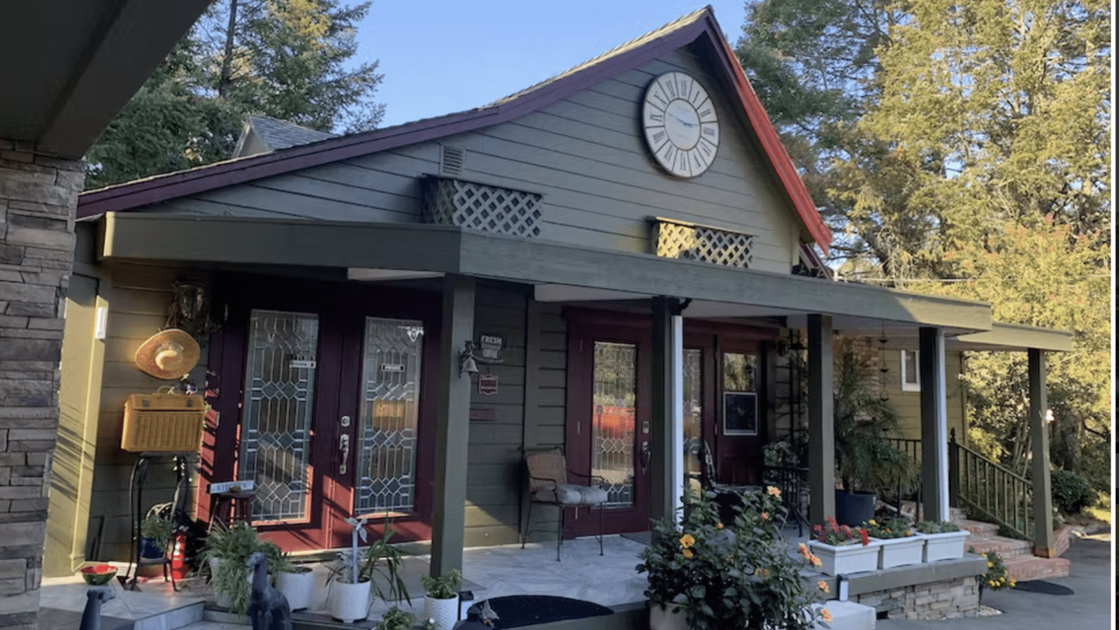 Potter’s Foothill House B&B